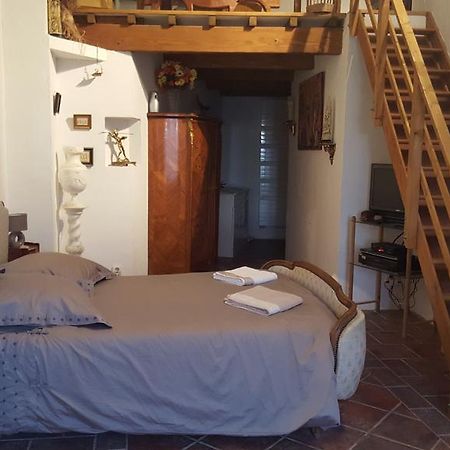 Bed and Breakfast Les Croisees à Castillon-du-Gard Extérieur photo